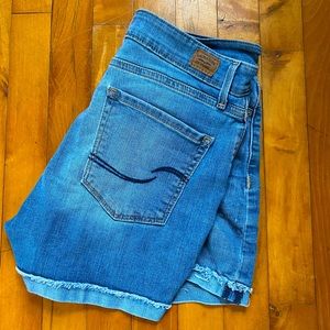 Signature by Levi Strauss & Co High-Rise Shorts: Size 8